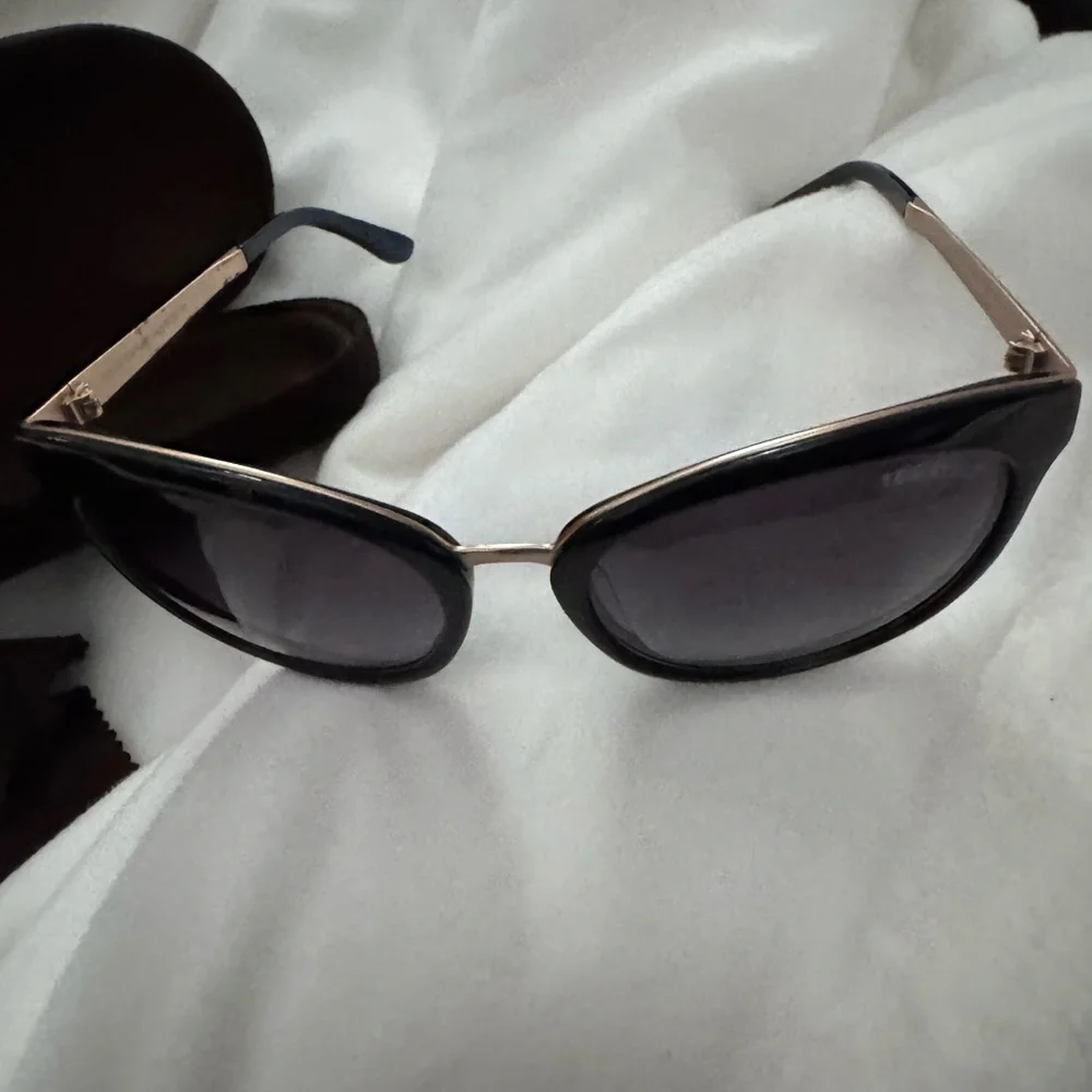 Tom Ford sunglasses never never used - Picture 2 of 5